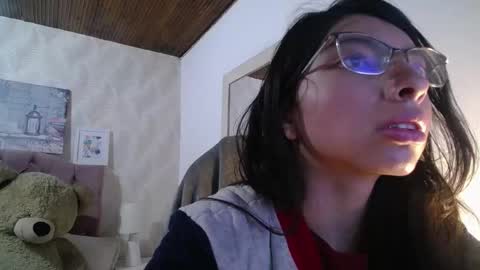 Snapshot of alllyson_ chatting on 12/05/25, 08:16 alison online show from 12/05/25, 08:16