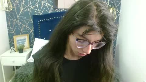 Snapshot of alllyson_ chatting on 05/23/26, 07:51 alison online show from 05/23/26, 07:51