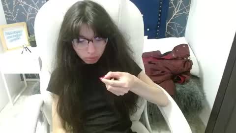 Snapshot of alllyson_ chatting on 06/11/26, 12:32 alison online show from 06/11/26, 12:32