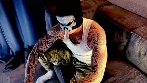 Snapshot of alltimehorny19 chatting on 12/04/24, 08:29 Justin online show from 12/04/24, 08:29