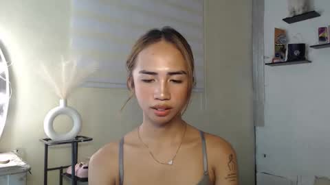 Snapshot of alluring_cesxoxo chatting on 04/21/26, 09:37 Ces online show from 04/21/26, 09:37