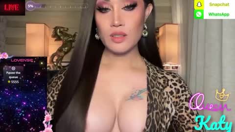 Snapshot of alluring_gemini chatting on 03/30/26, 01:12 Queen Majesty Katy online show from 03/30/26, 01:12