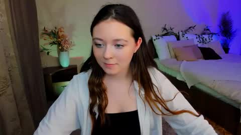 Snapshot of alluringeyess chatting on 09/08/25, 03:22 alluringeyess online show from 09/08/25, 03:22