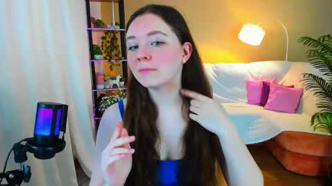 Snapshot of alluringeyess chatting on 09/24/25, 12:08 alluringeyess online show from 09/24/25, 12:08