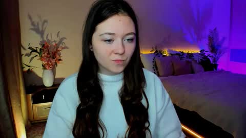 Snapshot of alluringeyess chatting on 09/27/25, 04:17 alluringeyess online show from 09/27/25, 04:17