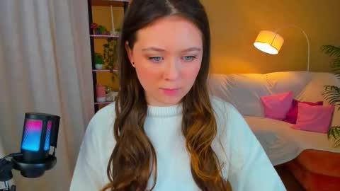 Snapshot of alluringeyess chatting on 09/28/25, 04:12 alluringeyess online show from 09/28/25, 04:12