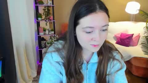 Snapshot of alluringeyess chatting on 10/21/25, 10:16 alluringeyess online show from 10/21/25, 10:16