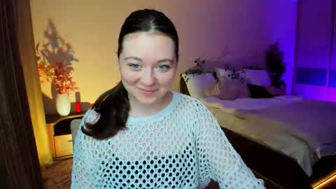 Snapshot of alluringeyess chatting on 11/12/25, 04:51 alluringeyess online show from 11/12/25, 04:51