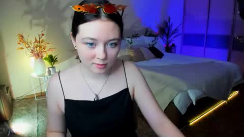 Snapshot of alluringeyess chatting on 11/13/25, 11:20 alluringeyess online show from 11/13/25, 11:20