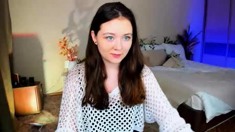 Snapshot of alluringeyess chatting on 11/18/25, 11:14 alluringeyess online show from 11/18/25, 11:14