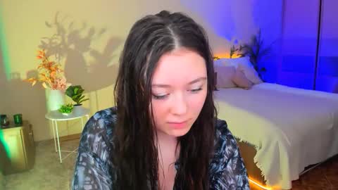 Snapshot of alluringeyess chatting on 11/29/25, 09:23 alluringeyess online show from 11/29/25, 09:23