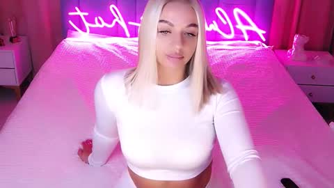 AlwaysHot online show from 11/05/25, 02:11