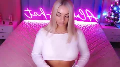 Snapshot of allwayshottt chatting on 01/07/26, 02:03 AlwaysHot online show from 01/07/26, 02:03