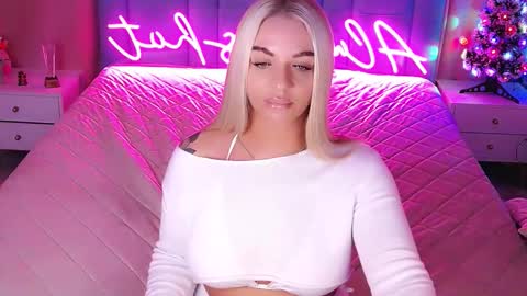 Snapshot of allwayshottt chatting on 01/09/26, 02:14 AlwaysHot online show from 01/09/26, 02:14