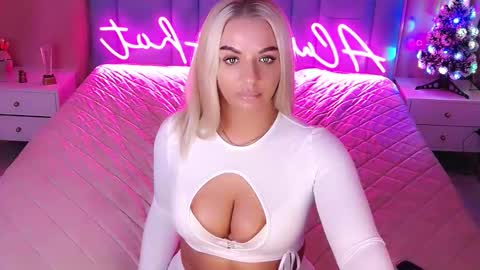 Snapshot of allwayshottt chatting on 01/10/26, 02:13 AlwaysHot online show from 01/10/26, 02:13