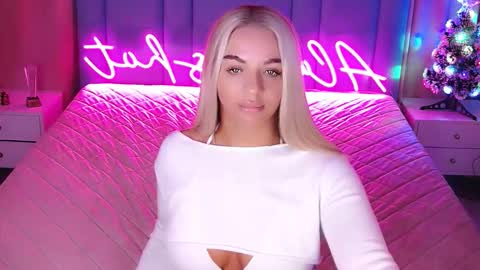 Snapshot of allwayshottt chatting on 01/14/26, 02:06 AlwaysHot online show from 01/14/26, 02:06