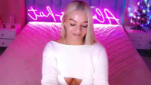 Snapshot of allwayshottt chatting on 01/15/26, 02:16 AlwaysHot online show from 01/15/26, 02:16