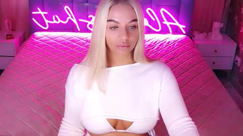 Snapshot of allwayshottt chatting on 02/03/26, 03:15 AlwaysHot online show from 02/03/26, 03:15