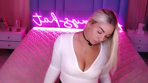 Snapshot of allwayshottt chatting on 02/19/26, 02:07 AlwaysHot online show from 02/19/26, 02:07