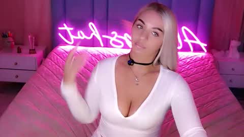 Snapshot of allwayshottt chatting on 02/20/26, 02:08 AlwaysHot online show from 02/20/26, 02:08