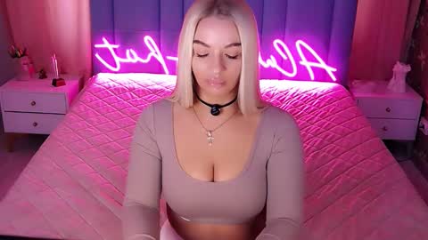 Snapshot of allwayshottt chatting on 02/25/26, 04:11 AlwaysHot online show from 02/25/26, 04:11