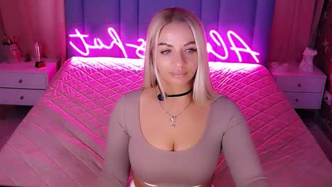 Snapshot of allwayshottt chatting on 02/26/26, 02:10 AlwaysHot online show from 02/26/26, 02:10