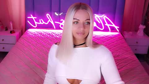 Snapshot of allwayshottt chatting on 03/11/26, 02:17 AlwaysHot online show from 03/11/26, 02:17