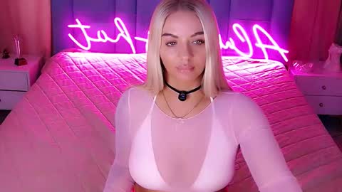 Snapshot of allwayshottt chatting on 03/16/26, 02:06 AlwaysHot online show from 03/16/26, 02:06