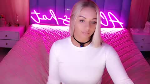 Snapshot of allwayshottt chatting on 03/22/26, 02:15 AlwaysHot online show from 03/22/26, 02:15