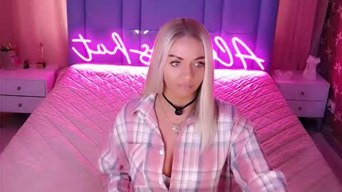 Snapshot of allwayshottt chatting on 03/24/26, 01:54 AlwaysHot online show from 03/24/26, 01:54