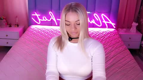 Snapshot of allwayshottt chatting on 04/02/26, 02:20 AlwaysHot online show from 04/02/26, 02:20