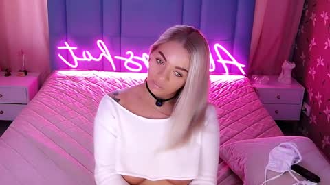 Snapshot of allwayshottt chatting on 04/03/26, 02:09 AlwaysHot online show from 04/03/26, 02:09