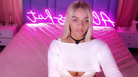 Snapshot of allwayshottt chatting on 04/06/26, 05:30 AlwaysHot online show from 04/06/26, 05:30