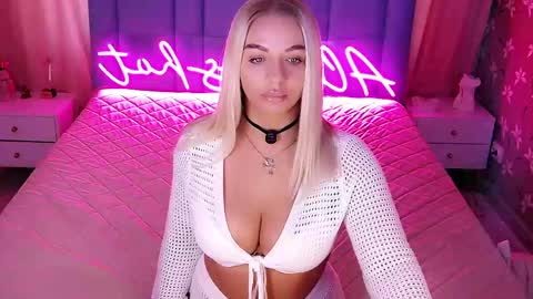 Snapshot of allwayshottt chatting on 04/13/26, 02:06 AlwaysHot online show from 04/13/26, 02:06