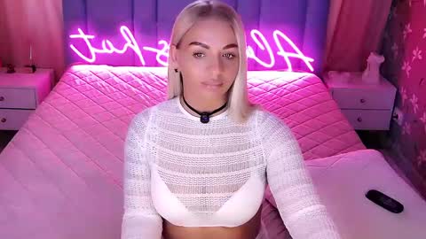 Snapshot of allwayshottt chatting on 04/14/26, 02:06 AlwaysHot online show from 04/14/26, 02:06