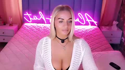 Snapshot of allwayshottt chatting on 04/15/26, 02:29 AlwaysHot online show from 04/15/26, 02:29