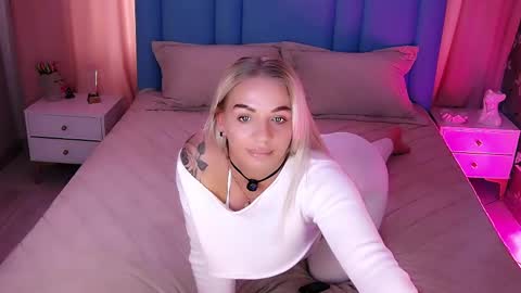 Snapshot of allwayshottt chatting on 04/16/26, 02:23 AlwaysHot online show from 04/16/26, 02:23