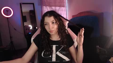 Snapshot of ally_donfort chatting on 02/11/25, 07:59 Ally online show from 02/11/25, 07:59