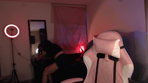 Snapshot of ally_donfort chatting on 02/11/25, 11:12 Ally online show from 02/11/25, 11:12