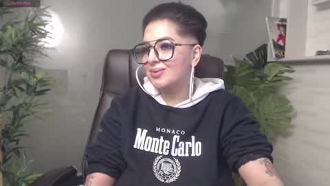         online show from 01/12/25, 01:32