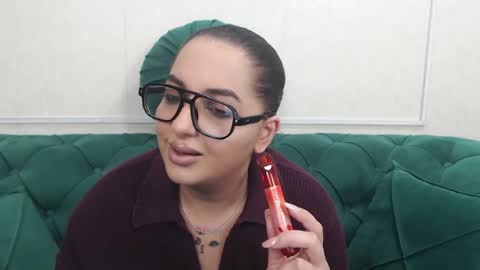         online show from 04/08/26, 07:03