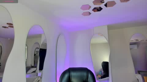 Alisson online show from 11/30/25, 10:19