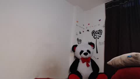 Snapshot of allyka_transsm chatting on 12/13/24, 08:15 Allyka online show from 12/13/24, 08:15