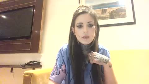 Snapshot of allymoon1369 chatting on 05/25/26, 10:05 allymoon1369 online show from 05/25/26, 10:05