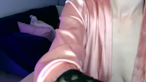 Snapshot of allyoursss1212 chatting on 04/19/26, 02:33 Ally Girl In Her Ally World online show from 04/19/26, 02:33