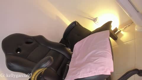 Snapshot of allysnow chatting on 01/08/25, 07:34 Kelly online show from 01/08/25, 07:34