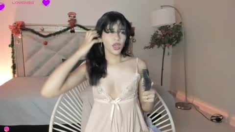 Snapshot of allyson_4 chatting on 01/02/25, 11:06 Allyson 3 online show from 01/02/25, 11:06