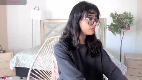 Snapshot of allyson_4 chatting on 01/18/25, 07:37 Allyson 3 online show from 01/18/25, 07:37