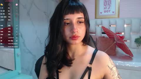 Allysa  online show from 10/29/25, 08:27