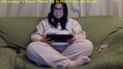 Allyssamay online show from 12/31/24, 03:01